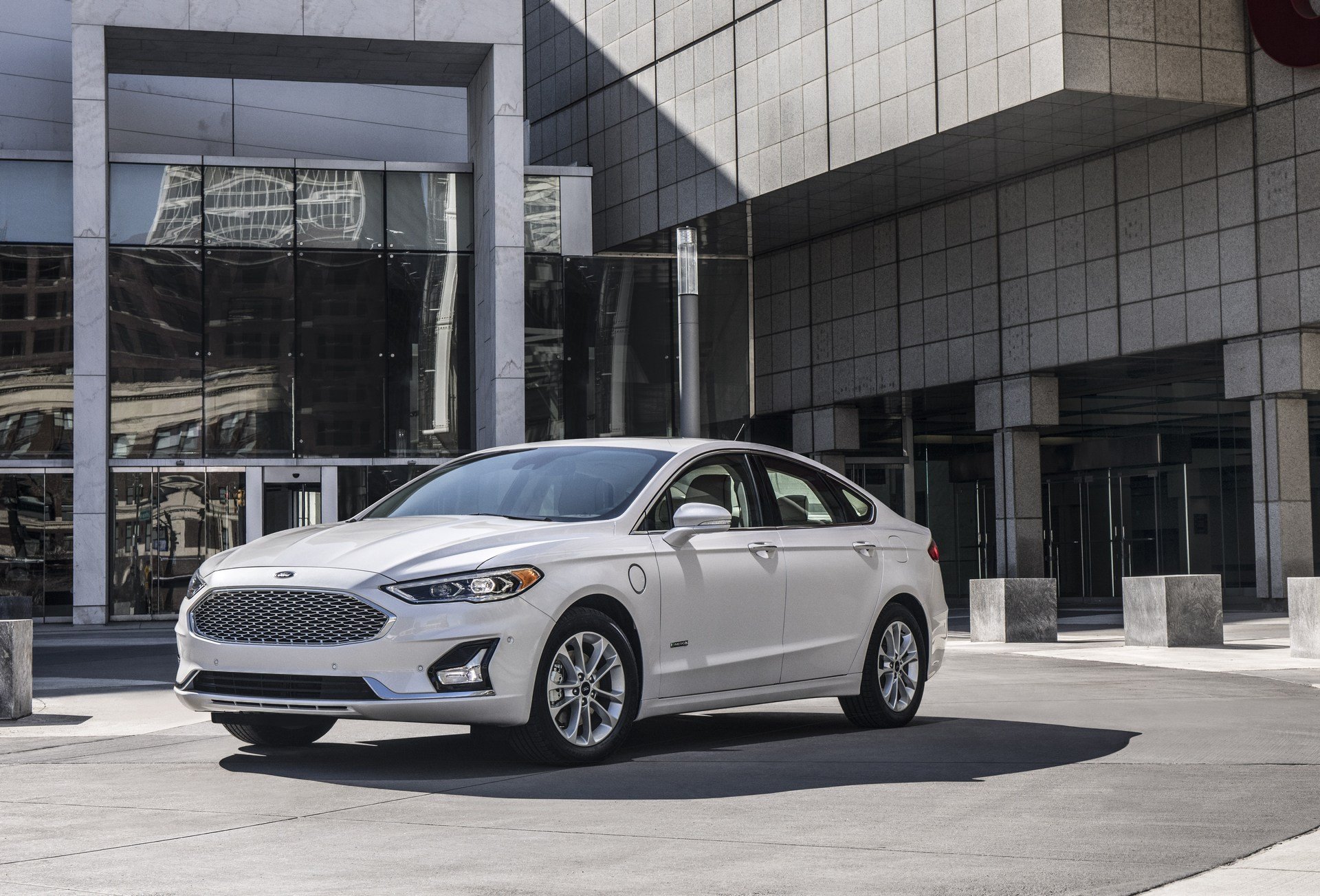 Ford Fusion 2019 представлен официально