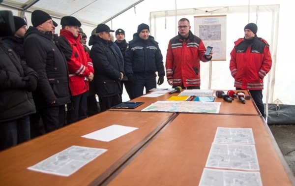 В Киеве начались масштабные учения спасательных служб