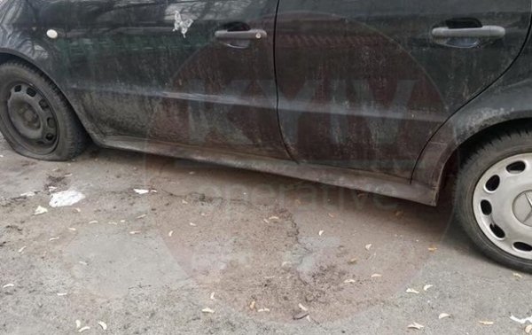 В Киеве порезали шины автомобилей на еврономерах