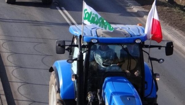 Польські фермери планують 20 лютого повністю заблокувати кордон з Україною