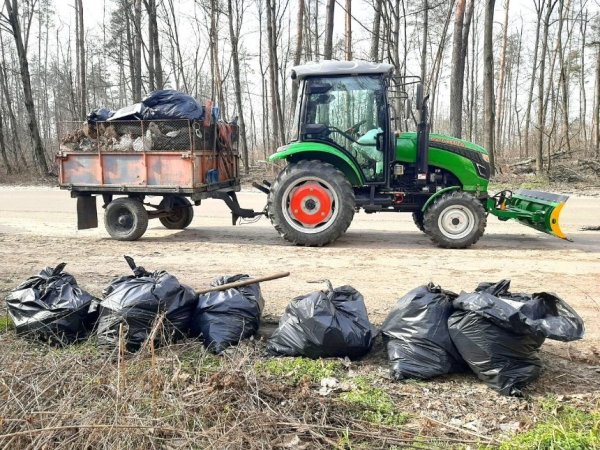 В одному з районів Києва влаштували масштабне прибирання в лісі