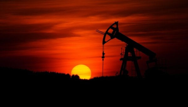 Нафта дорожчає на тлі прогнозів про зростання попиту на сировину