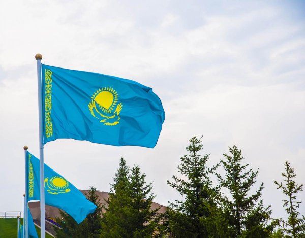 Громадян Казахстану закликати залишити два регіони України