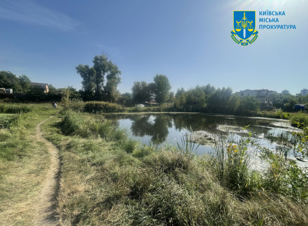 У Києві розчистили озеро Гнилуша зі збитками у понад 330 тисяч гривень