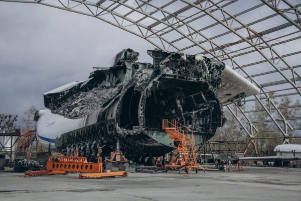 Президент Фінляндії приїхав до Гостомеля та зустрівся з його захисниками: фото