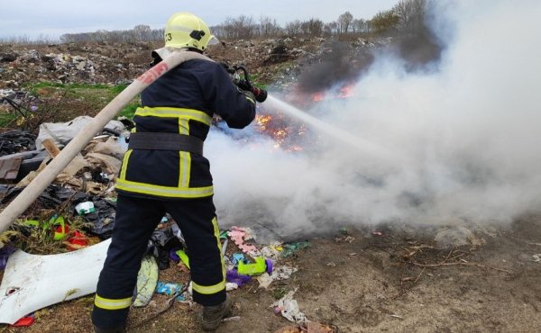 У Київській області збільшилась кількість пожеж через спалення сухої трави та сміття: фото