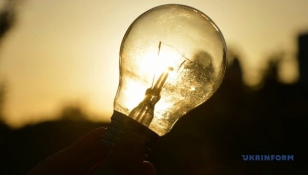 У п'ятницю графіки відключень світла діятимуть протягом усієї доби