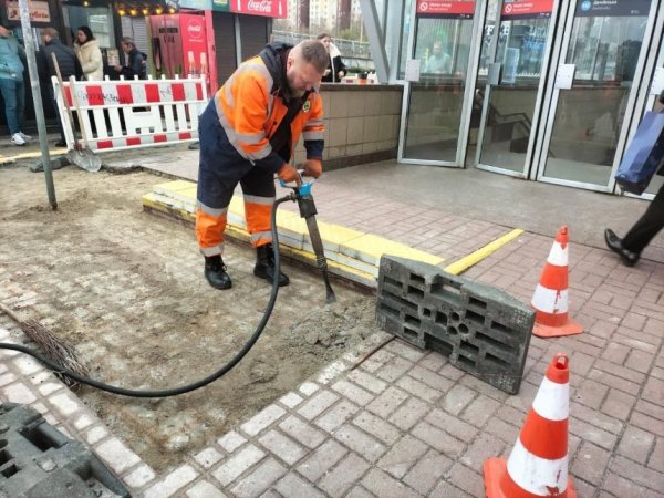 У Голосіївському районі облаштовують безбар&rsquo;єрний підхід до ЦНАПу: фото