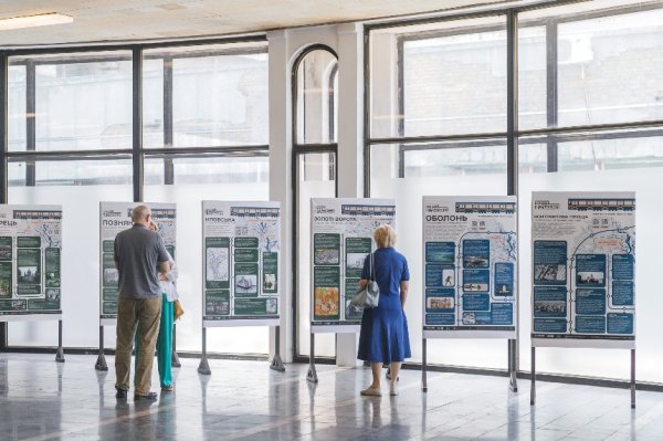 "Підземний музей": у&nbsp;Київському метрополітені відкрили виставку "Наше Підґрунтя"