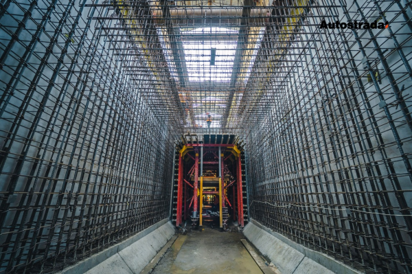 Як виглядають двоярусні тунелі між станціями "Мостицька" та "Варшавська": фото