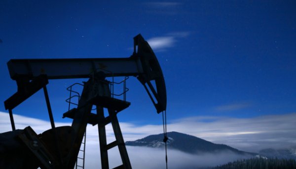 Нафта дорожчає через ризики з постачанням