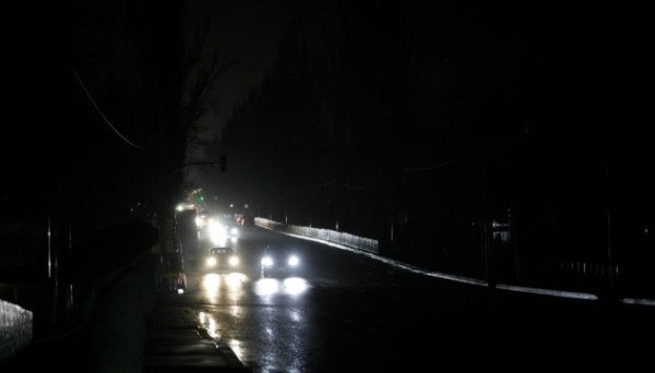 В понеділок графіки відключення світла діятимуть цілодобово у більшості регіонів України
