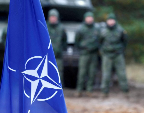 Європа зіткнулася з величезною дірою у витратах НАТО на оборону, - Financial Times