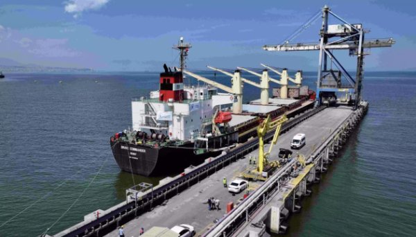 Гуманітарне судно з українським зерном прибуло до Туреччини