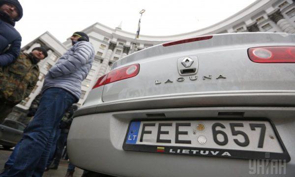 Что ждёт владельцев машин на польской и литовской регистрации? (ВИДЕО)