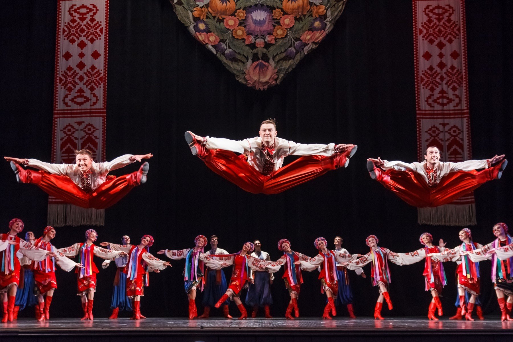 Ансамбль ім. П. Вірського з Різдвяним концертом у Freedom Event Hall