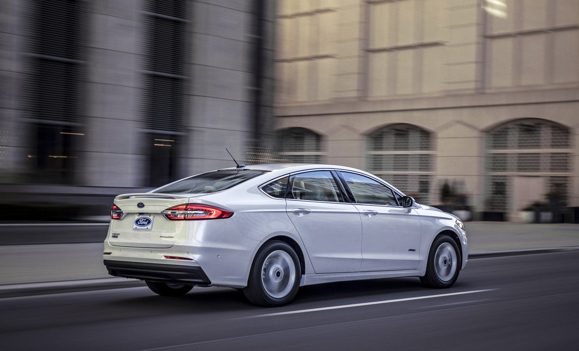 Ford Fusion 2019 представлен официально
