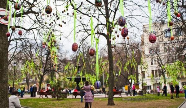 Как отметить Пасху в Киеве: идеи для досуга, работа транспорта и банков