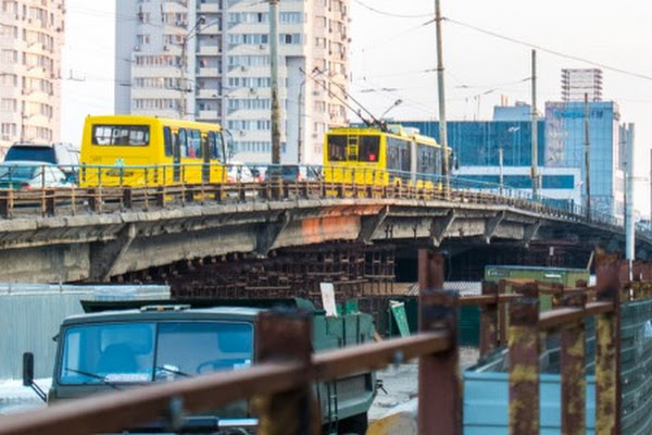 Видео Шулявки без "уставшего" моста с высоты птичьего полета