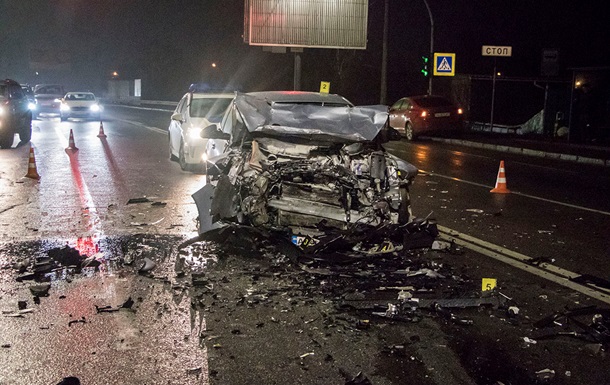 В Киеве Hyundai протаранил Opel, есть жертва