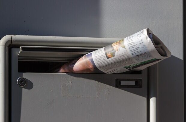 На Троещине неизвестные призывают отказаться от вакцинации, так как это якобы "план захватчиков Земли по уничтожению человечества".